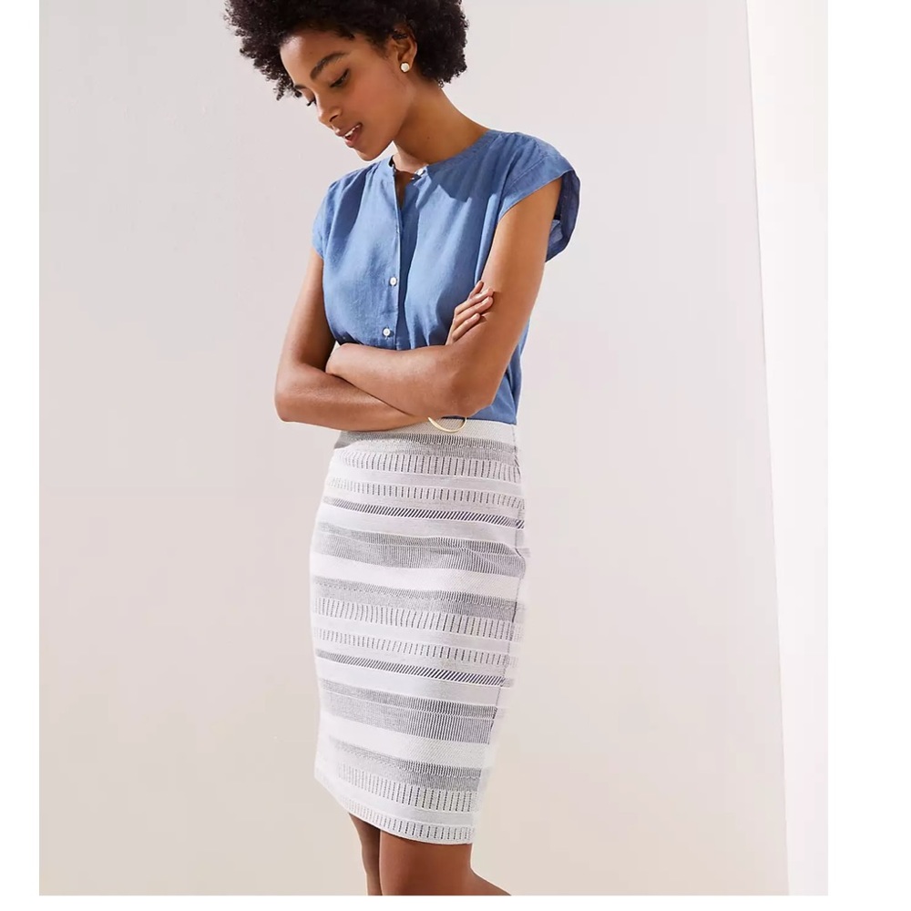 NWT Loft Jacquard Pull on pencil skirt